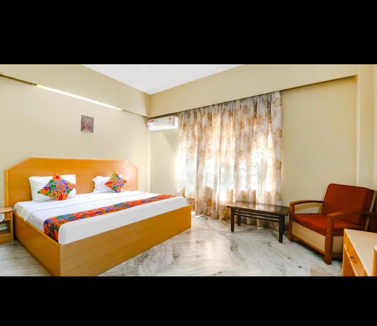 Hotel Sri Sathya Sai Bangalore Exterior foto
